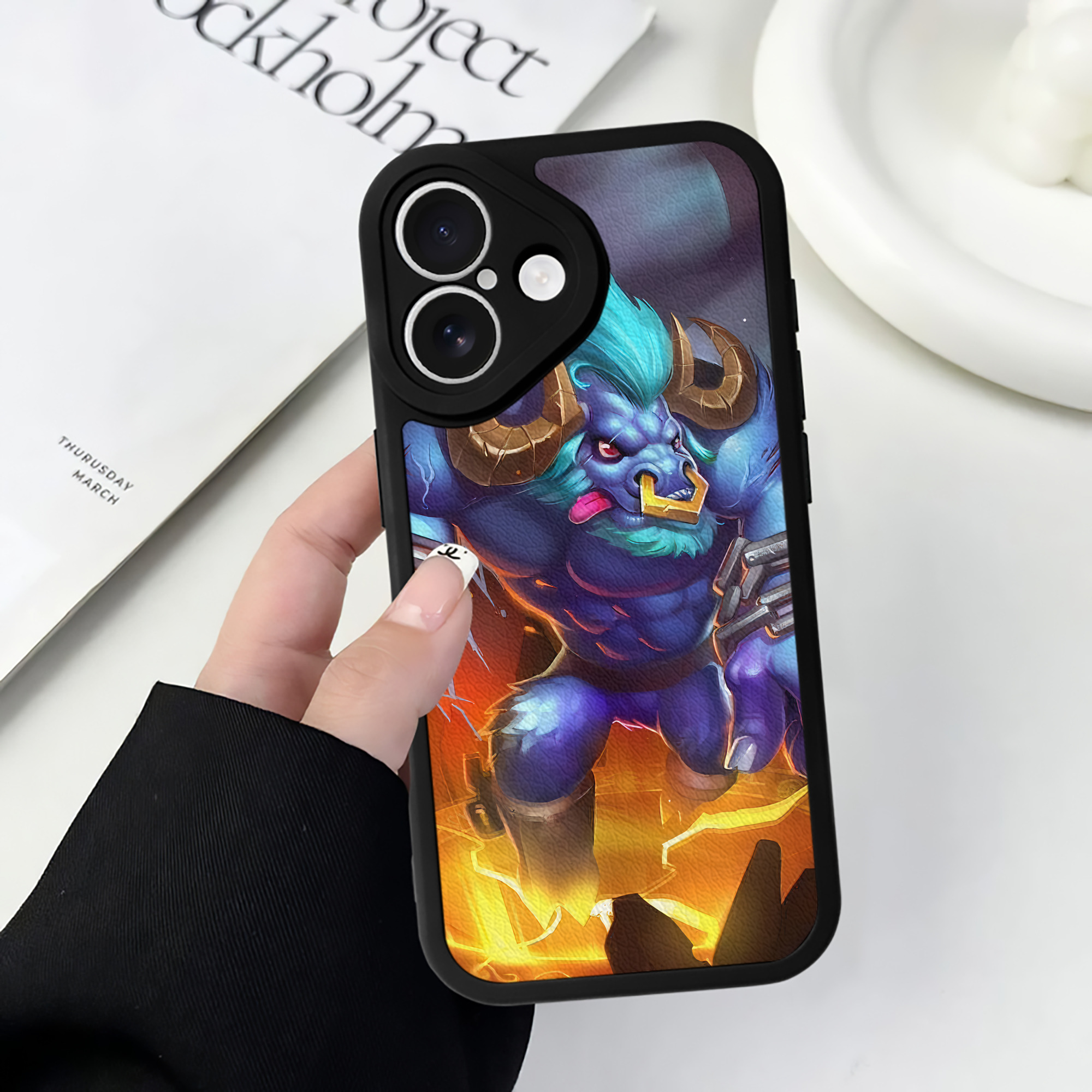 リーグ・オブ・レジェンド League of Legends LOL 【iPhone 16シリーズ対応】シリコンスマホケース（レザー調） 材質：シリコン